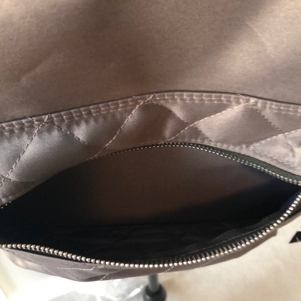 Grey backpack - Picture 4 of 4